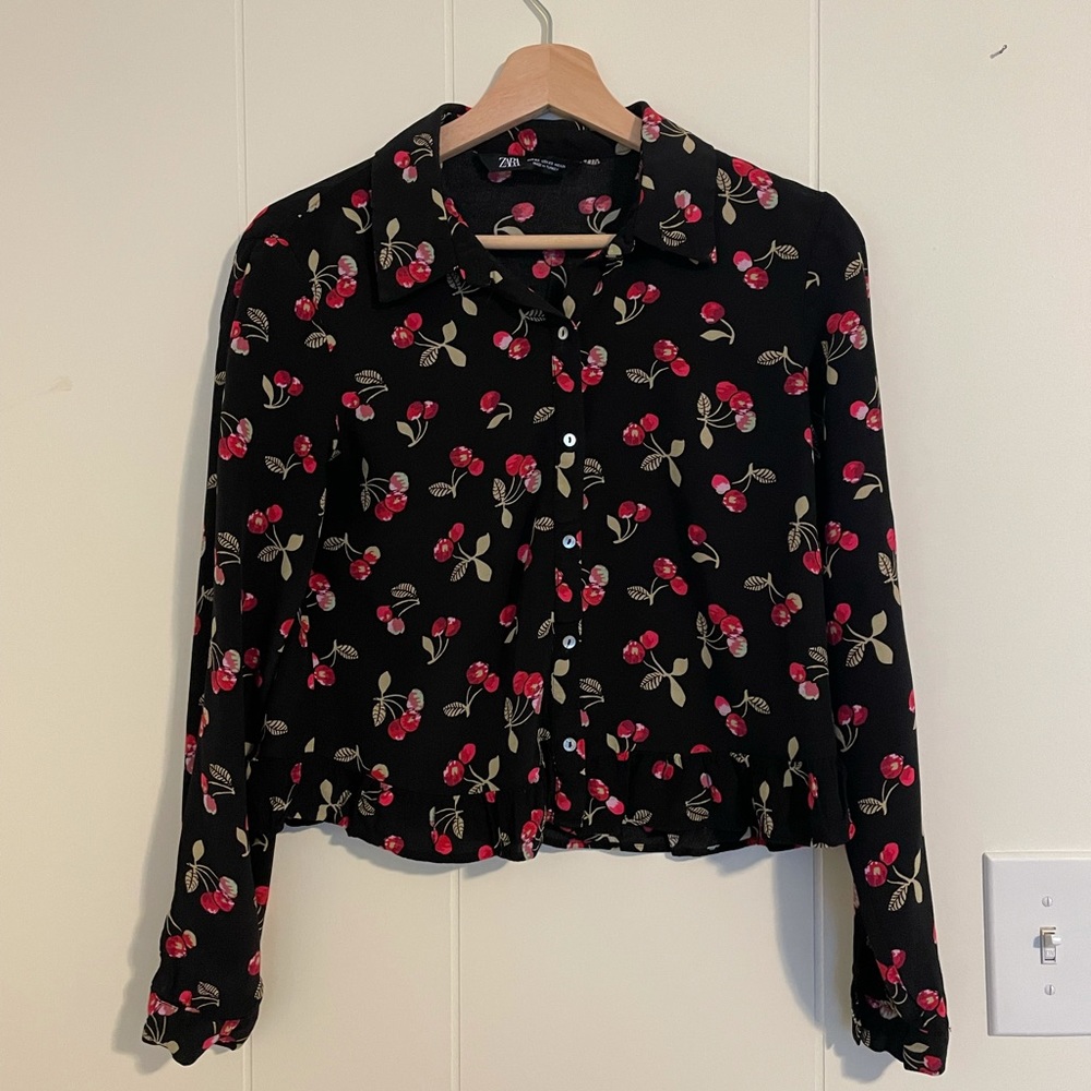 Brand: Zara; Color: Black; Size: Xs